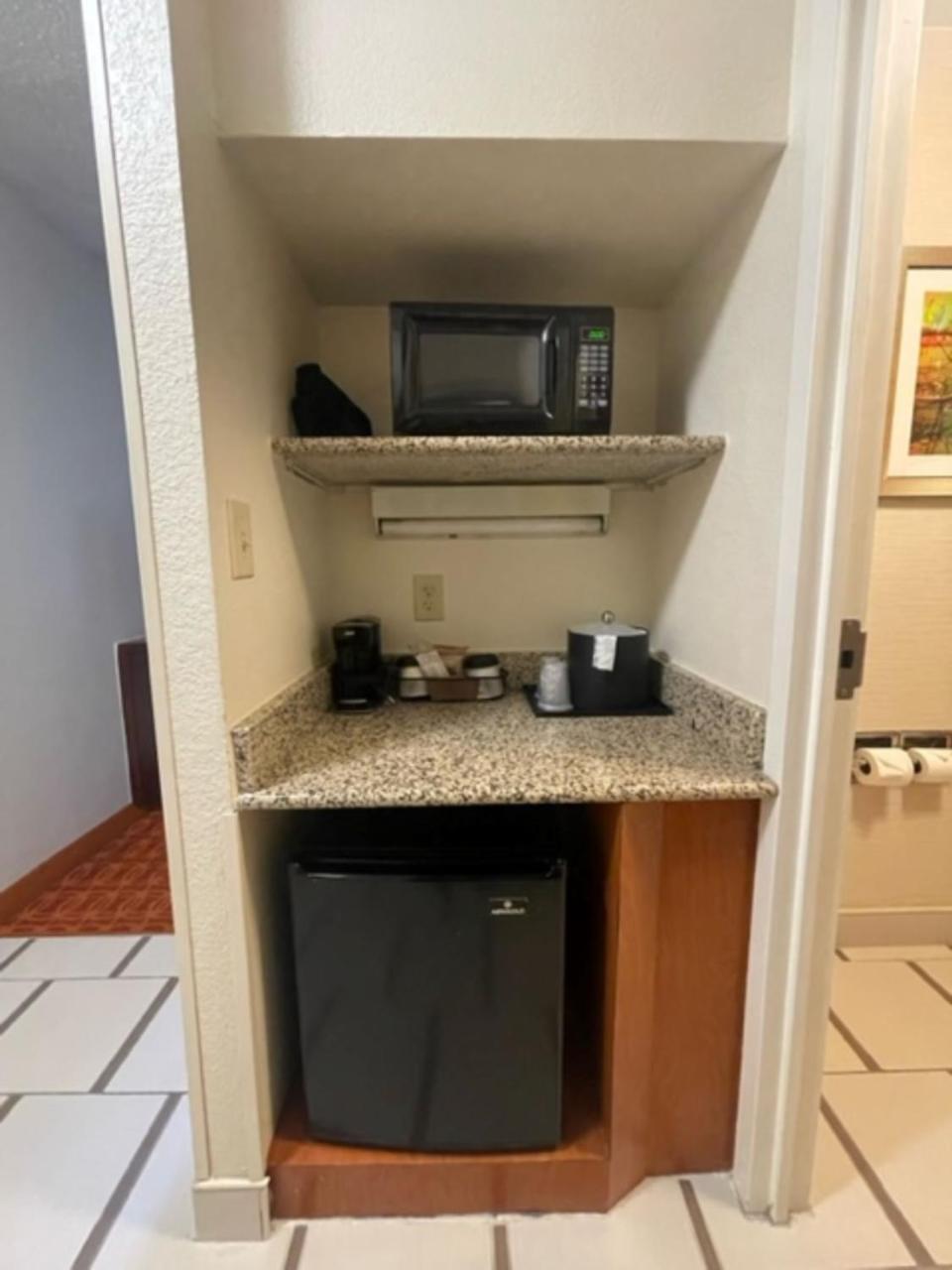 Fairfield Inn And Suites By Marriott Potomac Mills וודברידג' מראה חיצוני תמונה