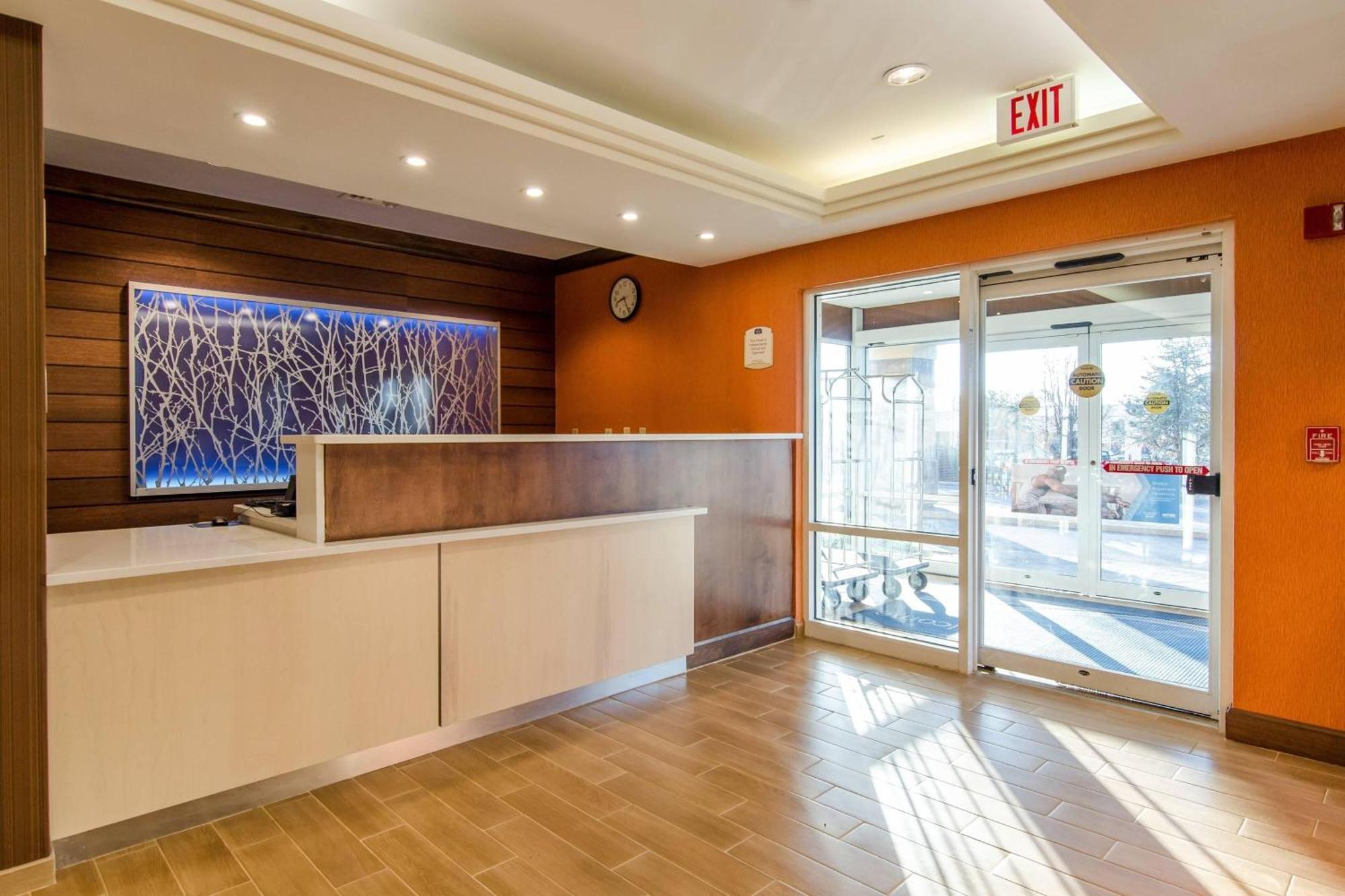Fairfield Inn And Suites By Marriott Potomac Mills וודברידג' מראה חיצוני תמונה