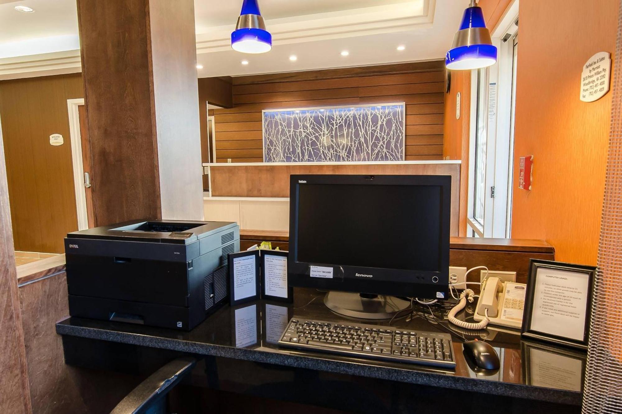 Fairfield Inn And Suites By Marriott Potomac Mills וודברידג' מראה חיצוני תמונה