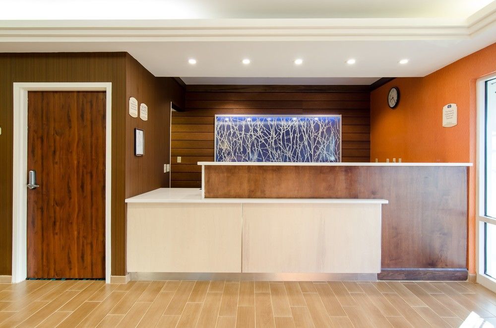 Fairfield Inn And Suites By Marriott Potomac Mills וודברידג' מראה חיצוני תמונה
