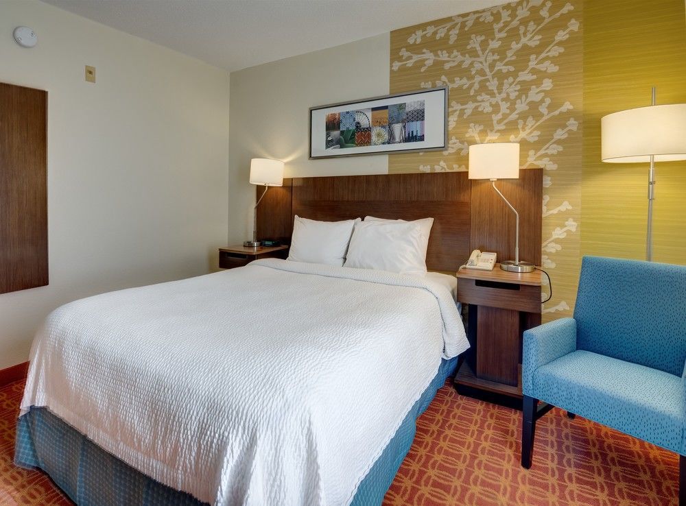 Fairfield Inn And Suites By Marriott Potomac Mills וודברידג' מראה חיצוני תמונה