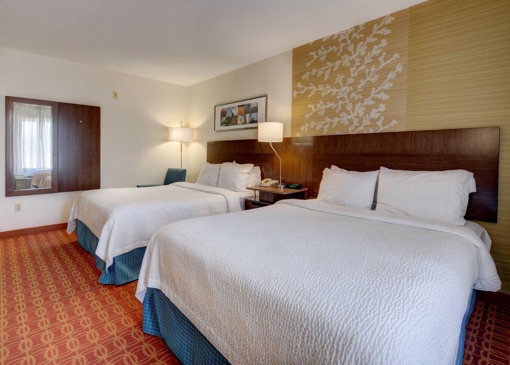 Fairfield Inn And Suites By Marriott Potomac Mills וודברידג' מראה חיצוני תמונה