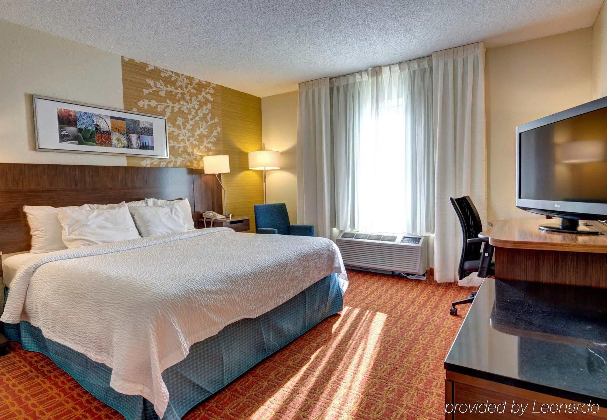 Fairfield Inn And Suites By Marriott Potomac Mills וודברידג' מראה חיצוני תמונה