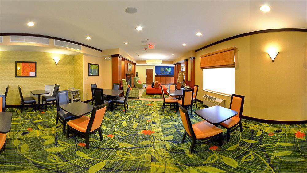 Fairfield Inn And Suites By Marriott Potomac Mills וודברידג' מראה חיצוני תמונה
