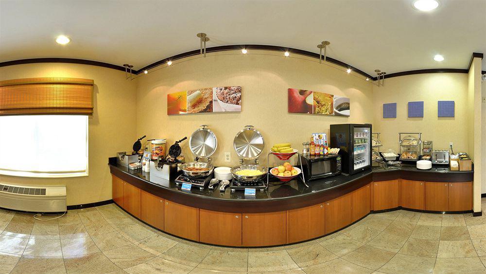 Fairfield Inn And Suites By Marriott Potomac Mills וודברידג' מראה חיצוני תמונה