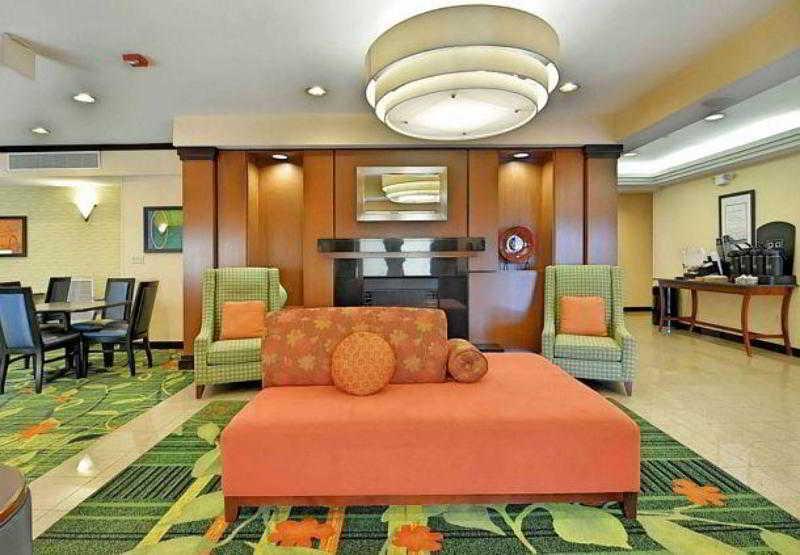 Fairfield Inn And Suites By Marriott Potomac Mills וודברידג' מראה חיצוני תמונה