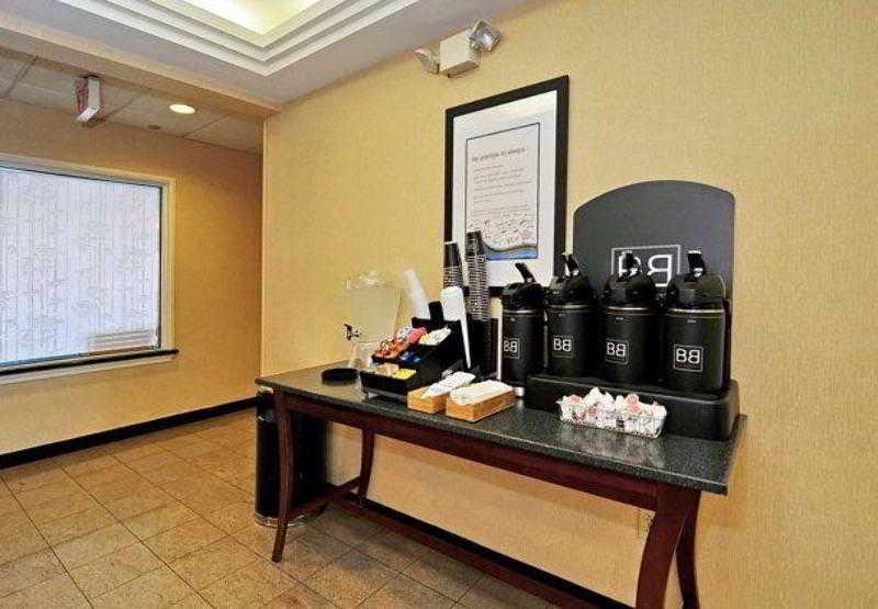 Fairfield Inn And Suites By Marriott Potomac Mills וודברידג' מראה חיצוני תמונה